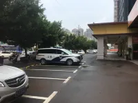 Vienna Hotel (Ganzhou Railway Station Wanda Plaza Branch) - Bãi đậu xe