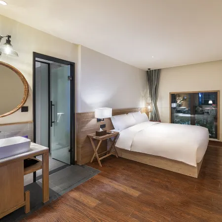 Loulan Courtyard Homestay (Suzhou Pingjiang Road Humble Administrator's Garden)