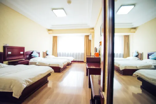 Q+ Manzhouli Jinhaosi Hotel Отели рядом с достопримечательностью «Sino-Russian Trade Pedestrian Street»