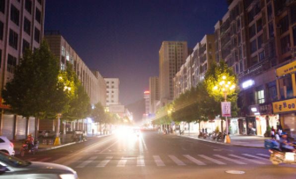 Dongyang Auchan meidu Hotel