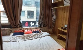 OYO Nanchang Happy Waterbed Literature Hotel