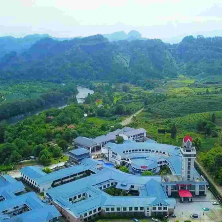 Mount Wuyi Jiuqu THE QUBE HOTEL Отели рядом с достопримечательностью «Девять треугольных дрейфов»