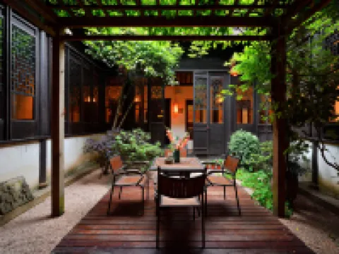 Zhouzhuang Zhenfeng Hall Hotels near Shen Hall