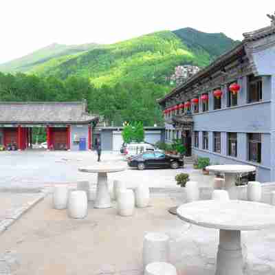 五台山雲峯賓館（真容寺店） Hotel Exterior