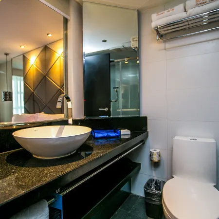 Orange Hotel (Dalian Zhongshan Square, Renmin Road)