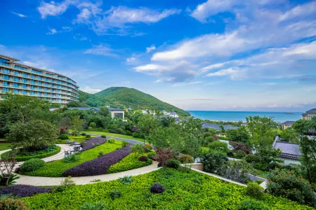 East Beach Resort Banshanwan Hotel Отели в г. Чжоушань