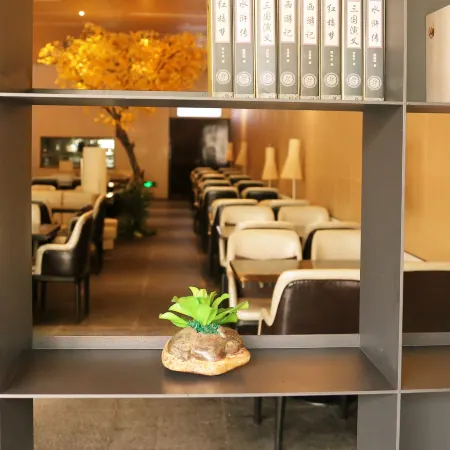 Hezhizhou Hot Spring Hotel (Fuzhou Station Xiushan Metro Station Branch)