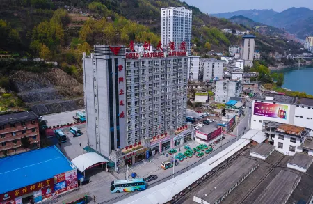 Qingchuang Hotel Отели в г. Цзыян