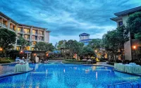 WUYI MOUNTAIN YUEHUA RESORT - Rooftop Pools
