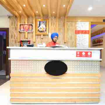 OYO Flagship 29074 Golden Temple Road Others