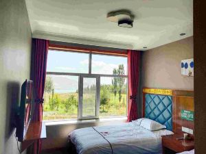 Longyangxia Jinghu Homestay