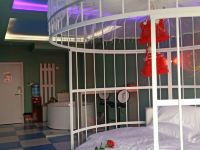 青海湖他她情侣酒店 - 天鹅之恋圆床房