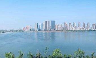 Vienna Hotel (Wuhan Aeon Jiangxiaketing Metro Station)
