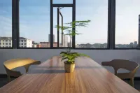 Zhenning Qianyi Hotel