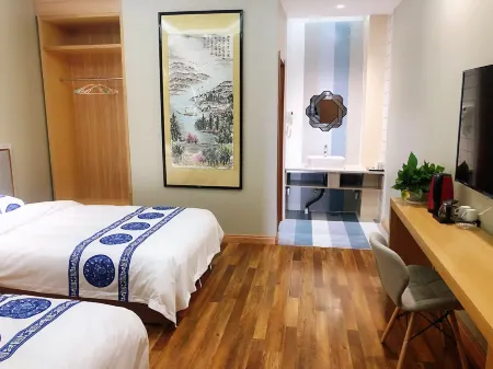 Theme Hotel Ordos Отели рядом с достопримечательностью «Ulan Mulun Lake»