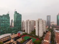 Zhongdian Hotel Hotels near Lujiazui Central Greenland
