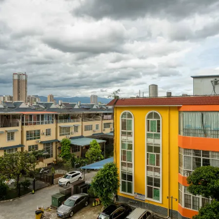 Crowning Clouds Hotel