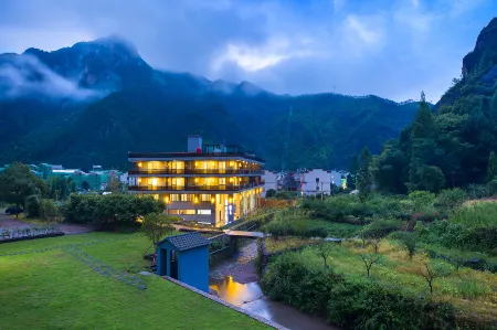 Xianju Shiyingjie Humanistic Hotel Отели рядом с достопримечательностью «Gaoqian Ancient Residence»