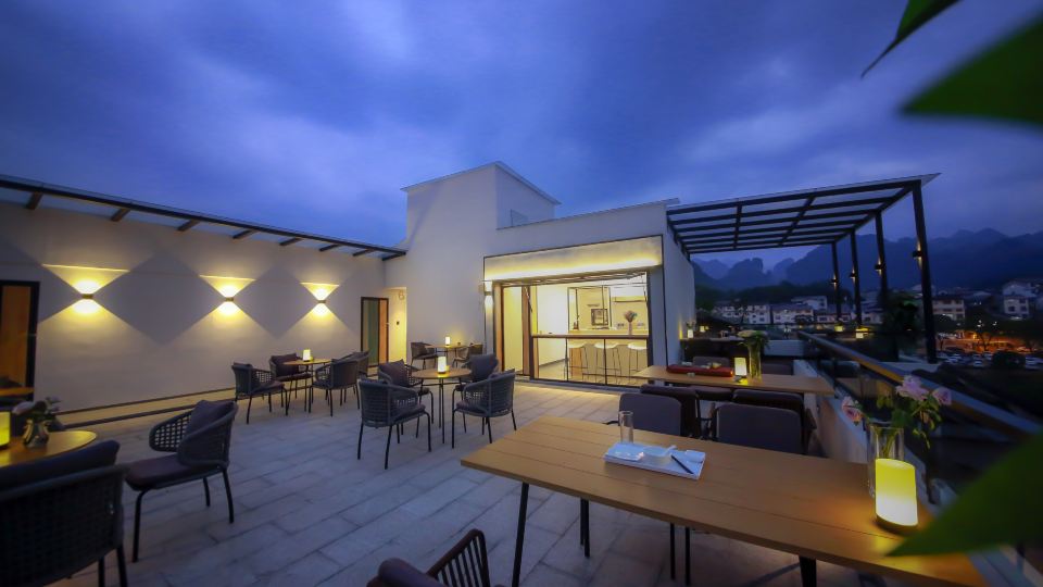 Zhangjiajie Bangke Youth Resort Hotel (Wulingyuan National Forest Park)