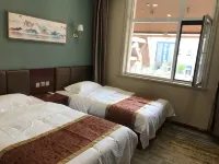 Homeinn Pebble Hotel (Tourism Service Center of West Changbai Mountain) - مسبح