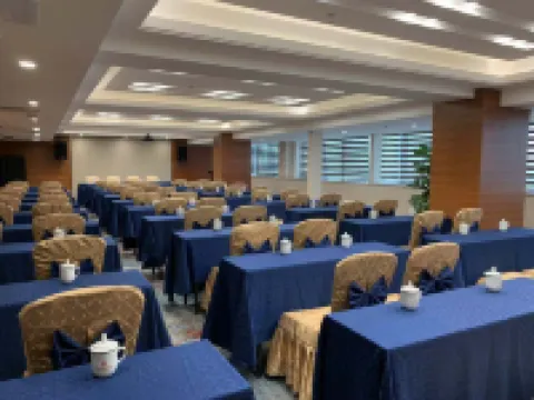 Juchunyuan Binjiang Holiday Hotel