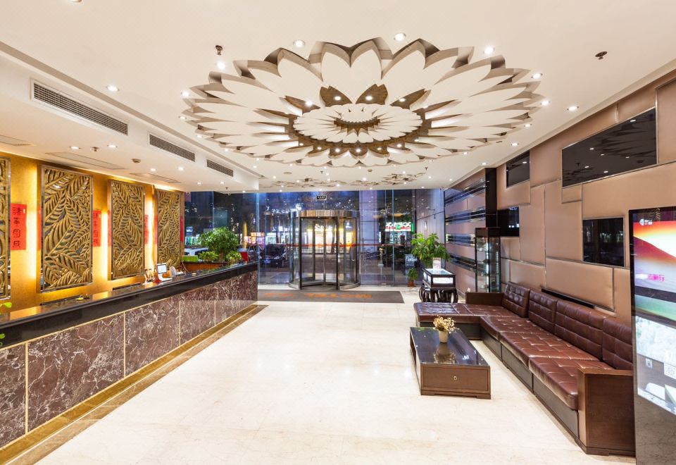 The lobby or reception area at Hotel Indigo Hong Kong by Shangri-La at Motai Hotel (Shanghai Hongqiao International Exhibition Center Jiuxing)