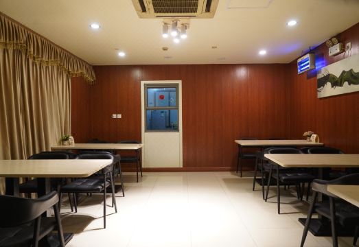 Jinjiang Inn (Shanghai Lujiabang station Road) Hotel Overview