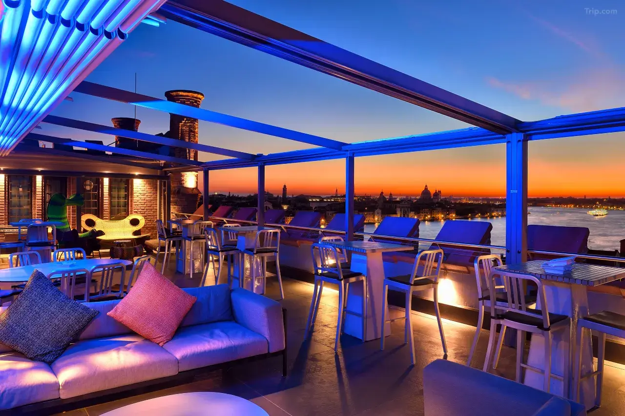 Rooftop Bar
