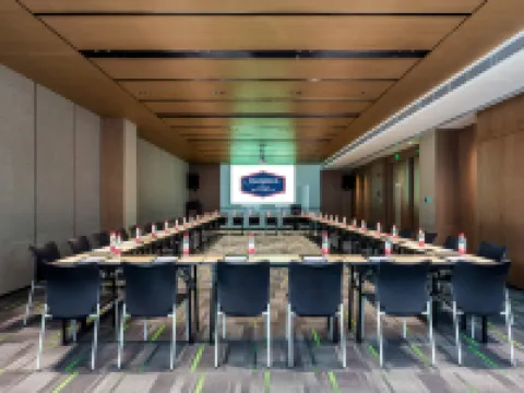 햄튼 바이 힐튼 (시닝 자보위안)