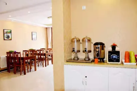 Bayan Happy Family Business Hotel Отели рядом с достопримечательностью «Fucaimen»