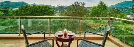 Sterling Mount Abu Отели рядом с достопримечательностью «Пандав Бгаван Комплекс»