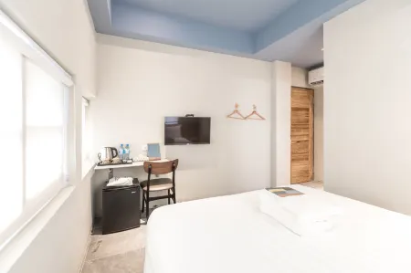 Tiintinn Inn Showtime