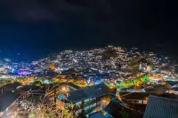 Banshan Jushe Panoramic beauty Hotels near Gage Ancient Alley