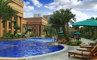 Dali Century Hotel - Rooftop Pools