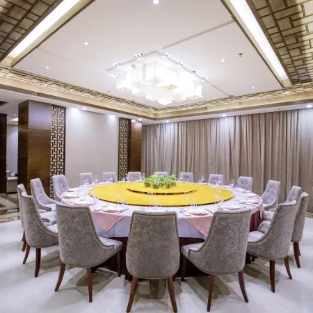 Maple Leaf Garden Hotel