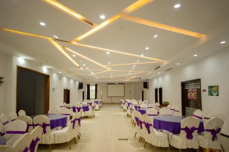 Aishanglai Fashion Hotel