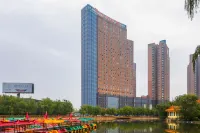 維也納國際飯店（濮陽中原東路高鐵站店） 雅迪電動車(濮陽旗艦店)附近的飯店