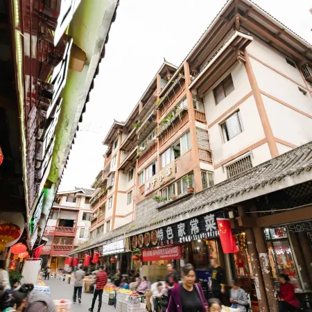 Luding Liunian Chinese Inn