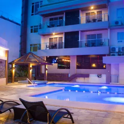 伊洛中心金環酒店 鄰近Iloilo City Hall的酒店