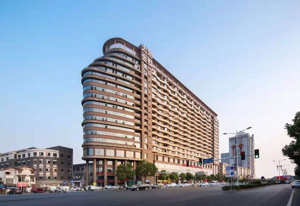 Siman Light Luxury Hotel 인근 우이 광장 거리 전경