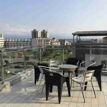 How Fun Zhunan Hotel Exterior