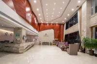Golden Hotel