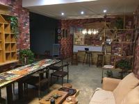 敦煌爱汀堡客栈 - 豪华观景三人房