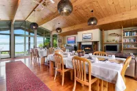 Koura Lodge Hotels in Hamurana