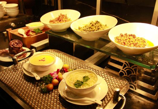 1. 소피스 진위안 ..