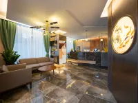 Jitai Zhishang Hotel (Shanghai Daning International Yanchang Road Subway Station) Hotels near Daning Lingshi Park