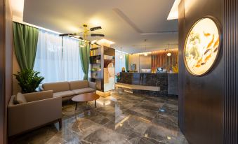 Jitai Zhishang Hotel (Shanghai Daning International Yanchang Road Subway Station)