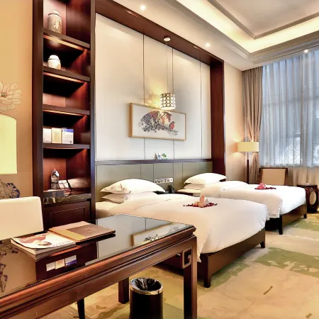 Yunlan Bay Shuanglian Hot Spring Resort