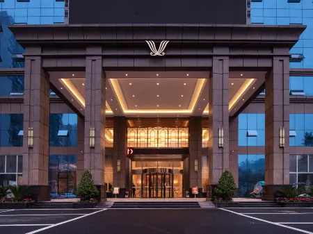 Vienna International Hotel Quxian Wenfeng Scenic Area Отели рядом с достопримечательностью «Quxian Confucian Temple»