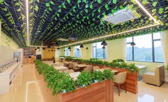 Vienna Hotel (Shenzhen Dayun Center Ainan Road) - Housity